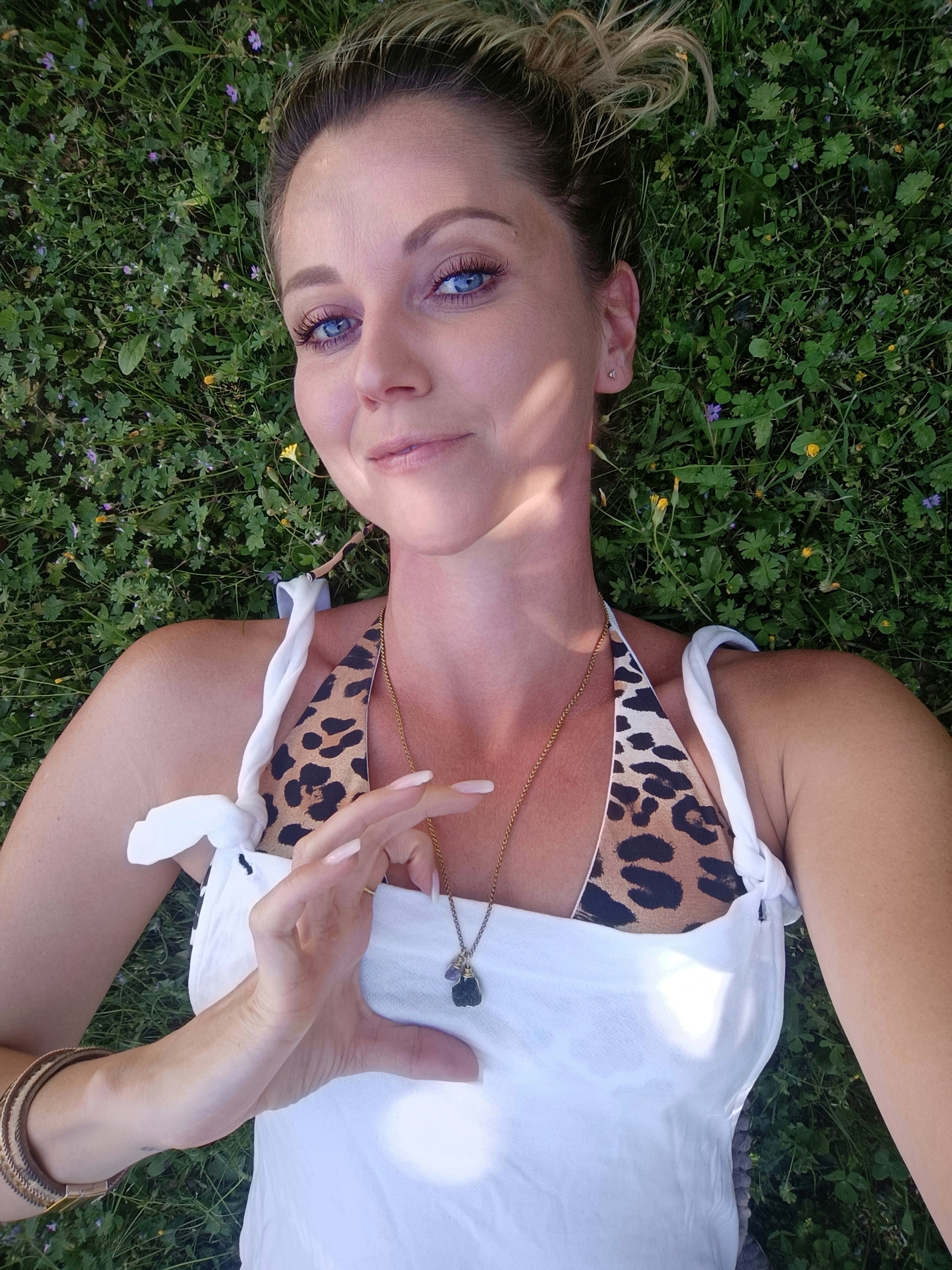 Moldavite Eye Necklace with Amethyst